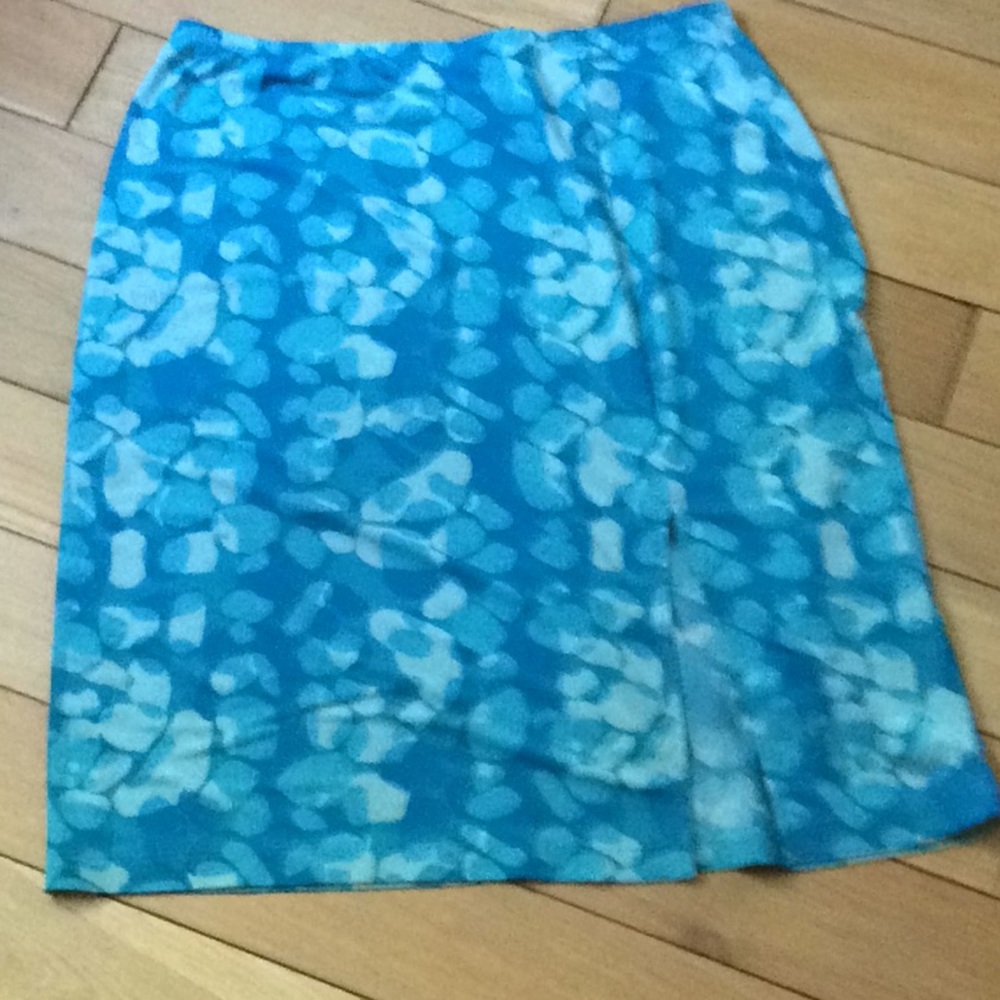 BCBG Max Azria  teal print size L skirt with slit